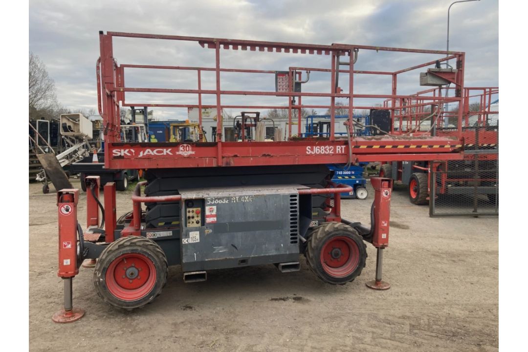 2015 SKYJACK SJ6832 ACCESS PLATFORM - Image 6 of 15