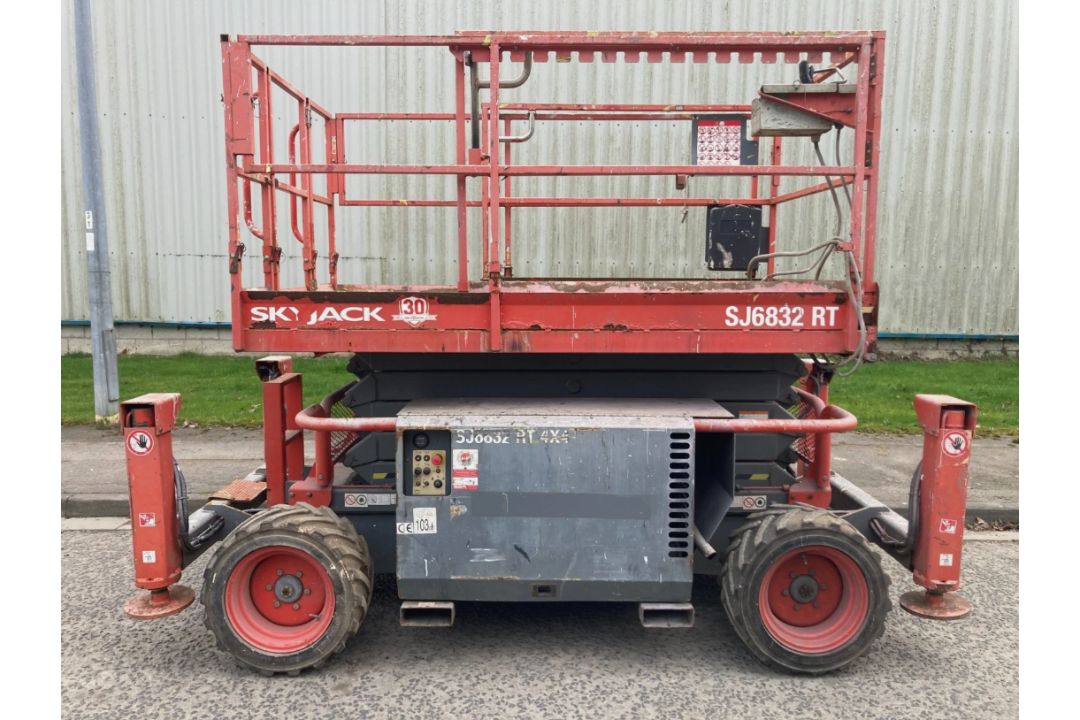 2015 SKYJACK SJ6832 ACCESS PLATFORM - Image 3 of 15