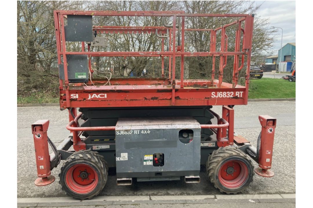 2015 SKYJACK SJ6832 ACCESS PLATFORM - Image 2 of 15