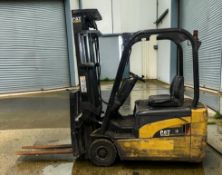 **(INCLUDES CHARGER)** 2007 CAT LIFT TRUCKS EP18NT – 3 WHEEL ELECTRIC FORKLIFT