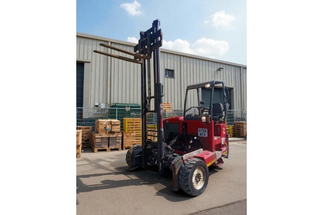 MOFFETT MOUNTY M5 25.4 FORKLIFT – 2016 - Image 4 of 13