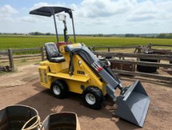 UNUSED 2024 CAPTOK SKIDSTEER LOADER WHEELED LOADER