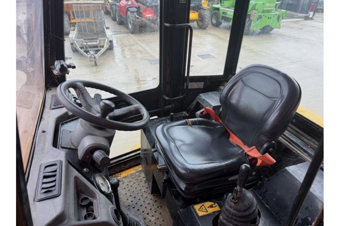 2018 JCB 9T-1 FT 9 TON FULL CAB DUMPER - Image 8 of 13
