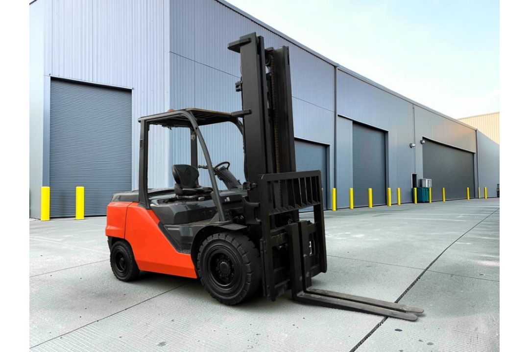 2020 TOYOTA 40-8FD50N 5 TON DIESEL FORKLIFT - Image 4 of 6