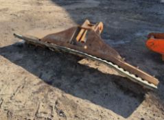 PAIR OF EXCAVATOR DIGGER SCRAPER BLADES – 65MM PINS