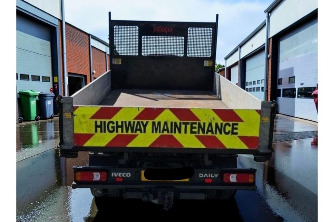 **(ONLY 26K MILEAGE)** 2023 IVECO DAILY 35C14B 2.3TD 134BHP MANUAL CHASSIS >>--NO VAT ON HAMMER--<< - Image 7 of 11