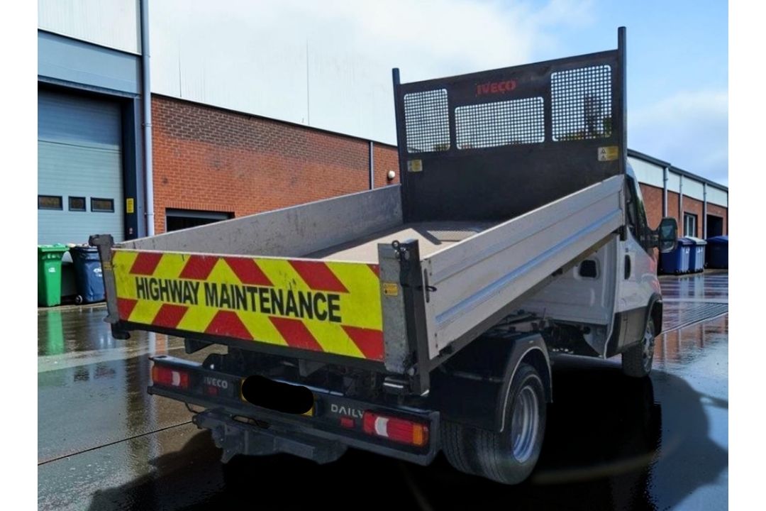 **(ONLY 26K MILEAGE)** 2023 IVECO DAILY 35C14B 2.3TD 134BHP MANUAL CHASSIS >>--NO VAT ON HAMMER--<< - Image 8 of 11
