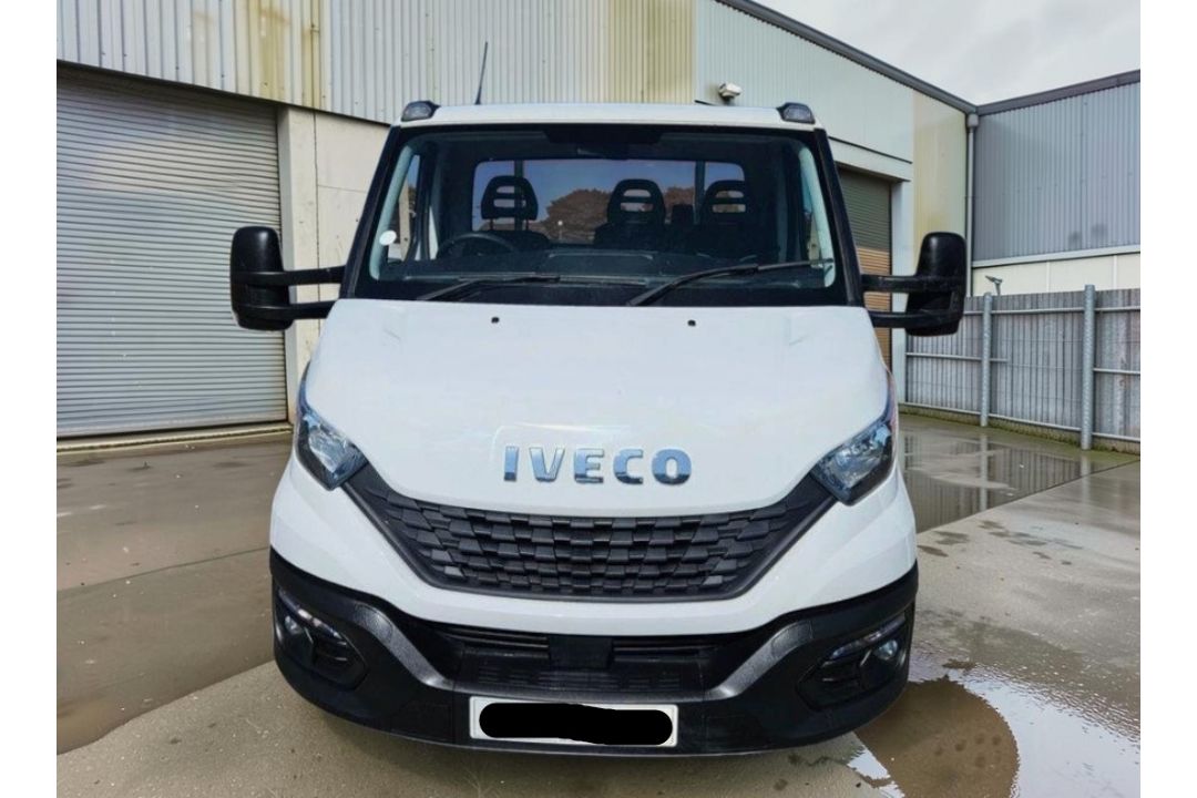 **(ONLY 107K MILEAGE)** 2021 IVECO DAILY 35C14B 2.3 DIESEL MANUAL CHASSIS CAB WHITE - Image 3 of 10