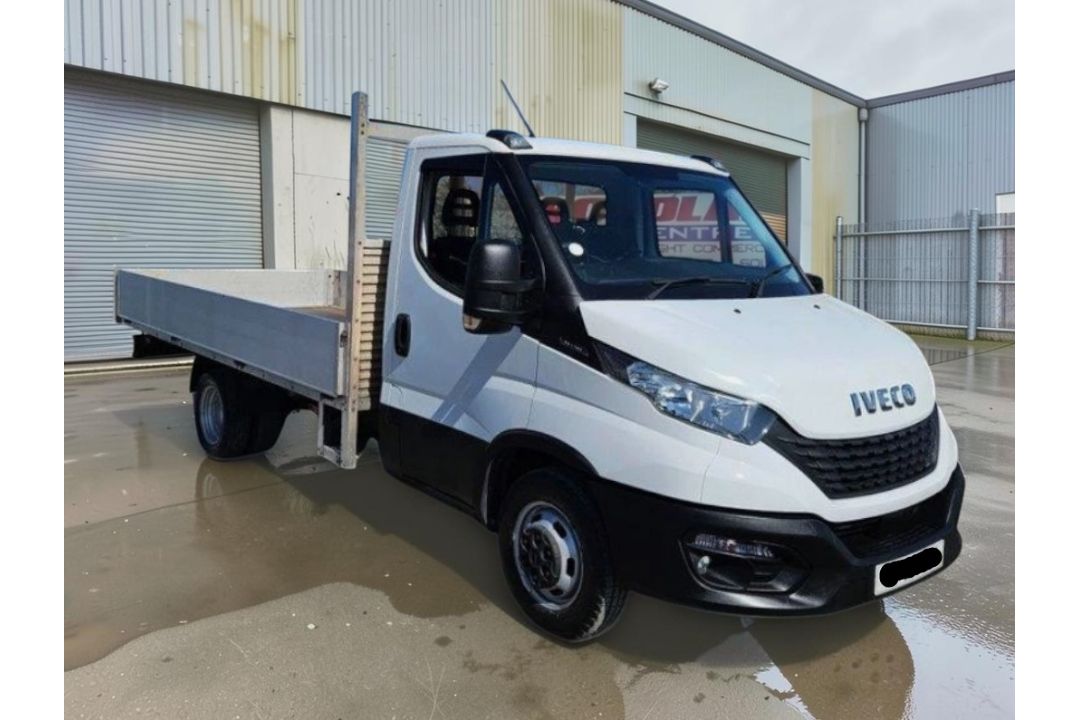 **(ONLY 107K MILEAGE)** 2021 IVECO DAILY 35C14B 2.3 DIESEL MANUAL CHASSIS CAB WHITE - Image 1 of 10