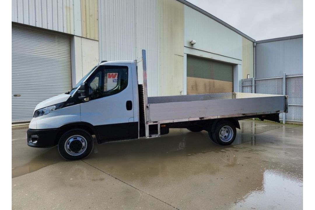 **(ONLY 107K MILEAGE)** 2021 IVECO DAILY 35C14B 2.3 DIESEL MANUAL CHASSIS CAB WHITE - Image 5 of 10