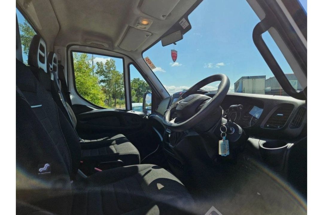 **(ONLY 26K MILEAGE)** 2023 IVECO DAILY 35C14B 2.3TD 134BHP MANUAL CHASSIS >>--NO VAT ON HAMMER--<< - Image 11 of 11