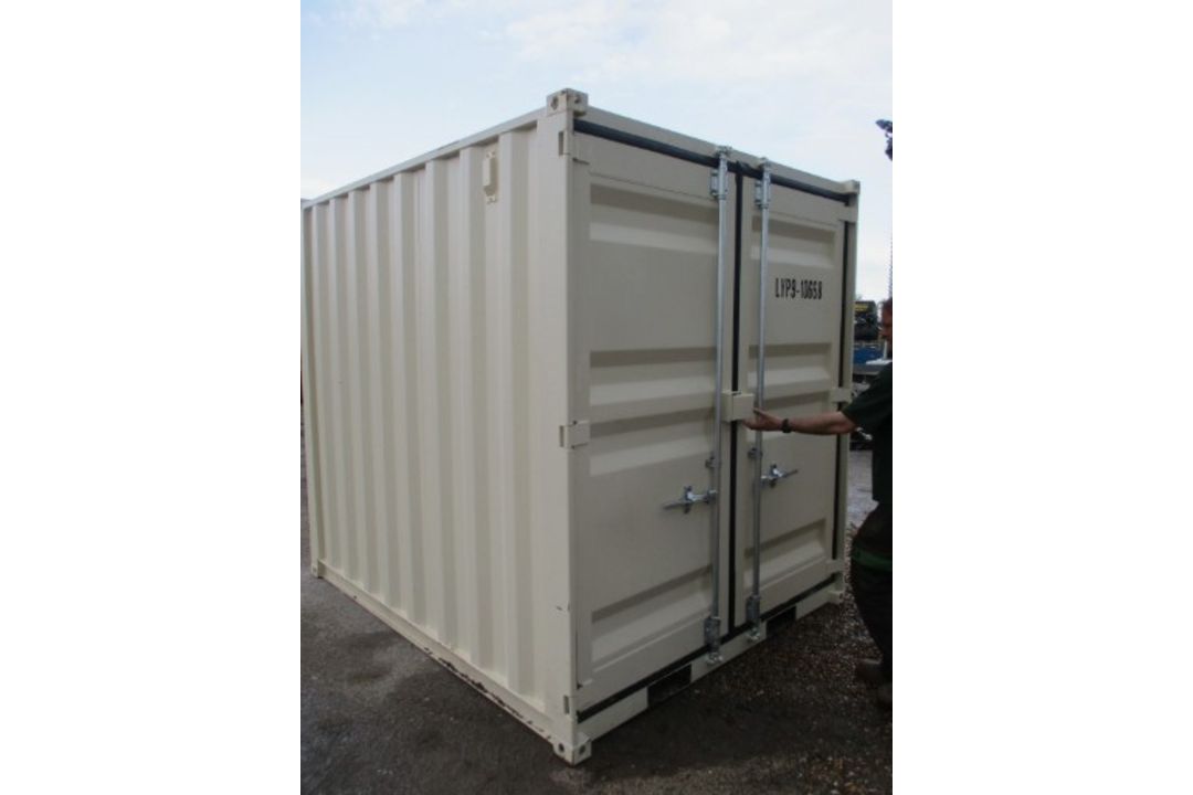 NEW 9-FOOT SECURE SHIPPING CONTAINER – WITH WINDOW & PERSONNEL DOOR - Image 4 of 7