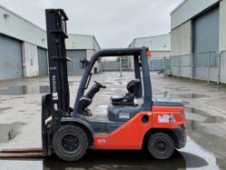 2021 TOYOTA DIESEL FORKLIFT 52-8FDJF35 SIDE SHIFT