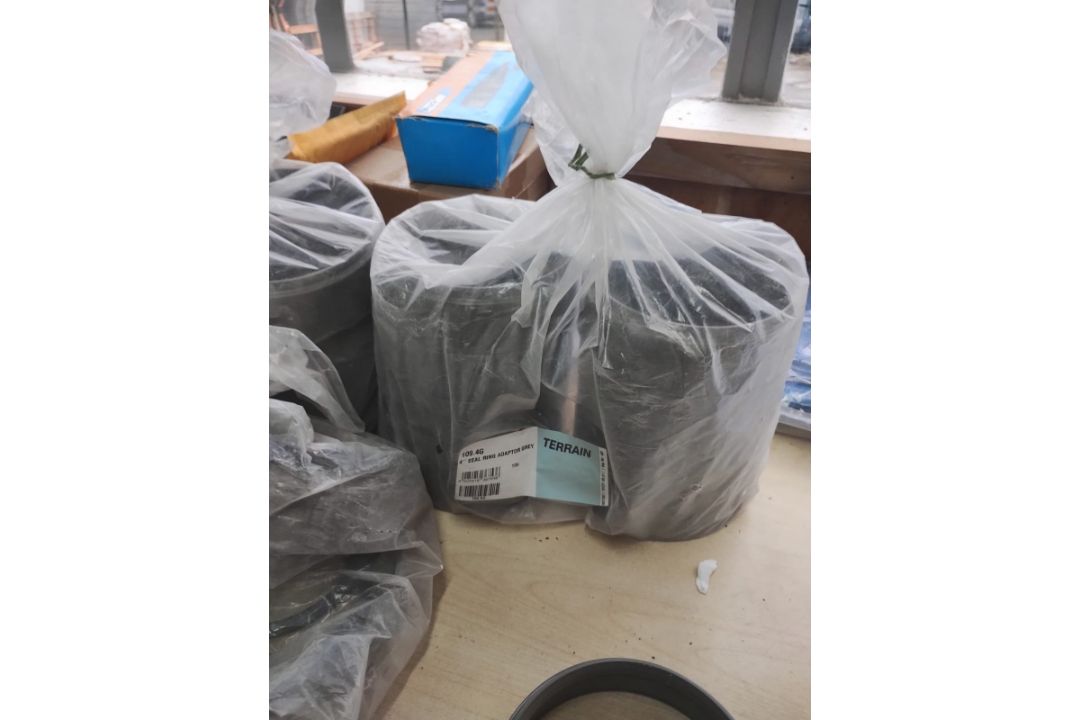 TERRAIN 109.4 4" SEAL RING ADAPTOR GREY - JOBLOT OF 28 NEW - Image 5 of 6