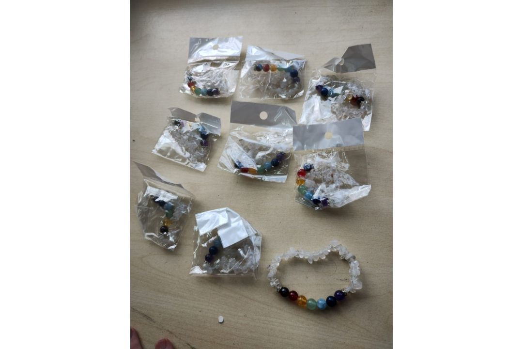 CLEAR QUARTZ CHIP RHINESTONE CHAKRA CRYSTAL CHIP BRACELET JOB LOT OF - 9- BRAND NEW - Image 2 of 2