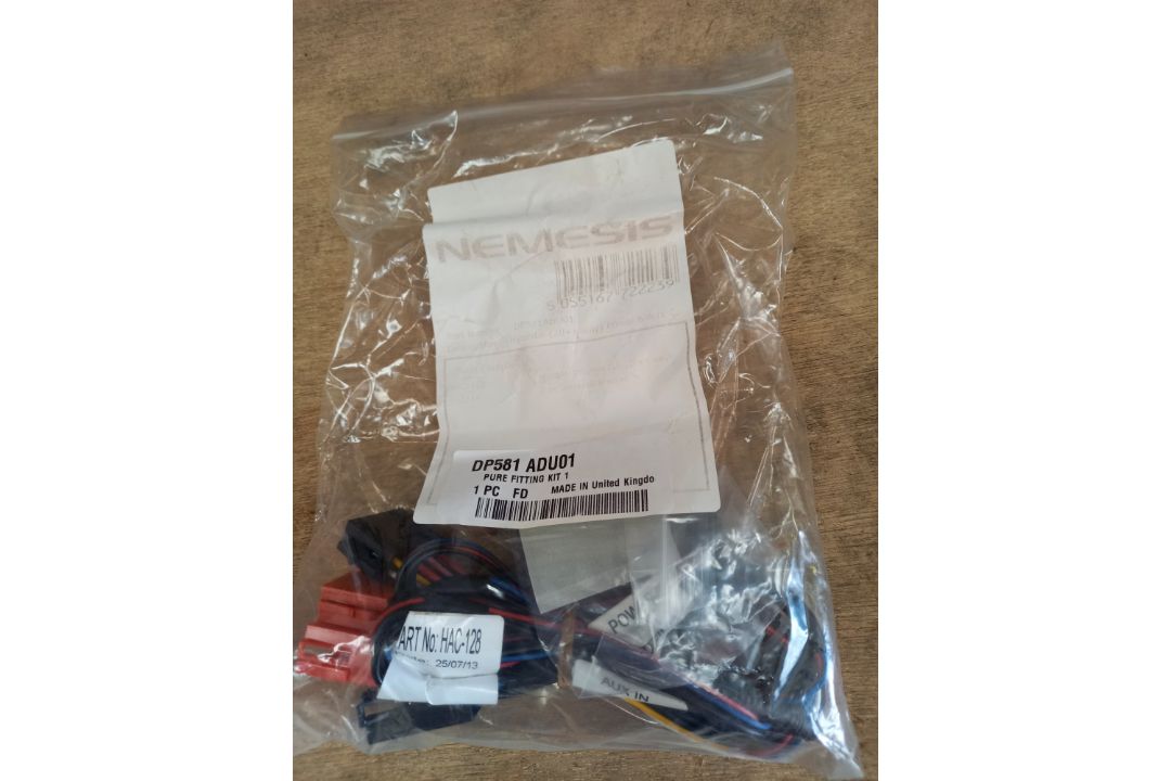 JOB LOT OF NEW HYUNDAI NEMESIS FITTING KITS 24 WAY POWER + AUXILIARY CABLES - Image 3 of 5