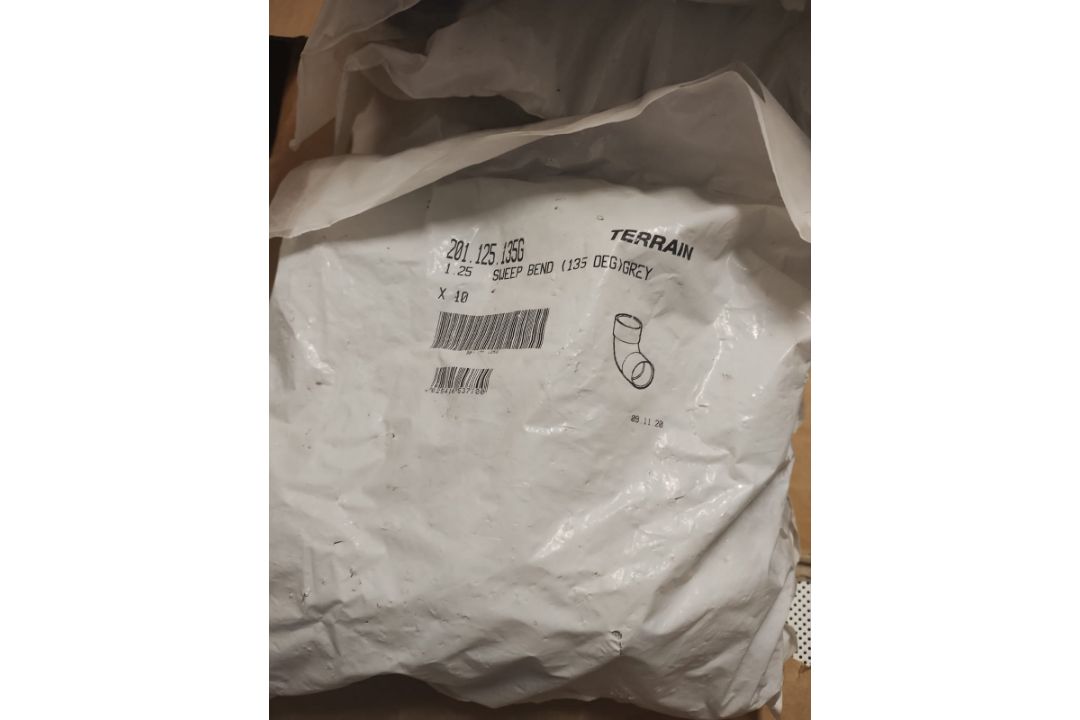 TERRAIN - 1.25 SWEEP BEND (135 DEG) GREY X10 - JOBLOT OF 17 PACKS - Image 1 of 4