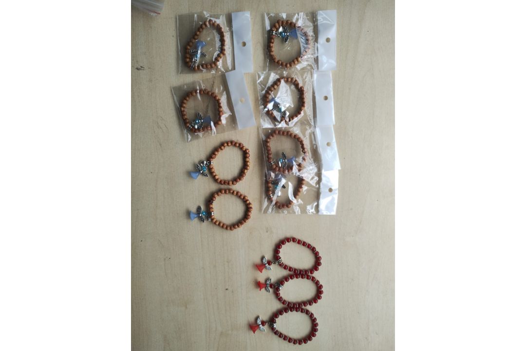 RED CATS EYES + WOODEN - ANGELS BALL CRYSTAL BRACELETS - NEW IN ORIGINAL PACKAGING - JOBLOT OF 12 - Image 2 of 4