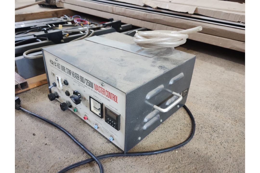 CR CLARKE HOT WIRE STRIP HEATER SET UP 900-1250W - EVERYTHING YOU SEE - Image 7 of 11