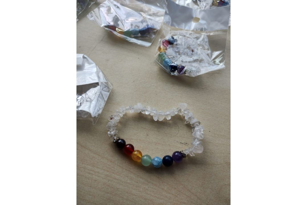 CLEAR QUARTZ CHIP RHINESTONE CHAKRA CRYSTAL CHIP BRACELET JOB LOT OF - 9- BRAND NEW - Image 1 of 2