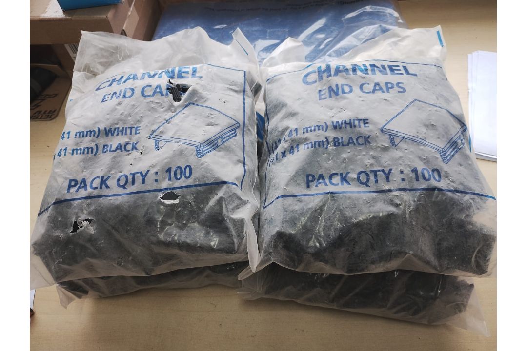 CHANNEL - END CAPS BLACK - 41 X 41MM PACKS OR 100 - JOBLOT OF 4 - Image 3 of 3