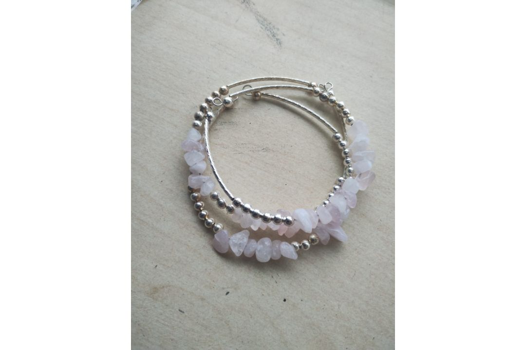 ROSE QUARTZ - GEMSTONE CRYSTAL CHIP - TRIPLE BRACELETS - STAINLESS STEEL - - JOBLOT OF 13 - Image 1 of 4