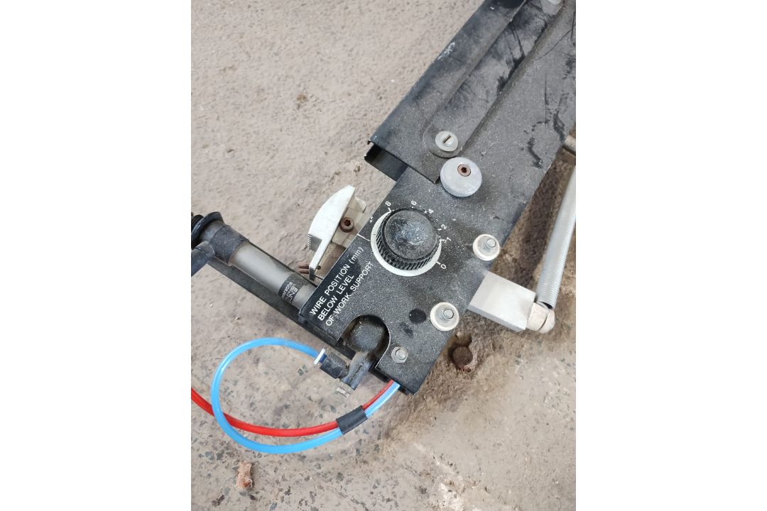 CR CLARKE HOT WIRE STRIP HEATER SET UP 900-1250W - EVERYTHING YOU SEE - Image 9 of 11
