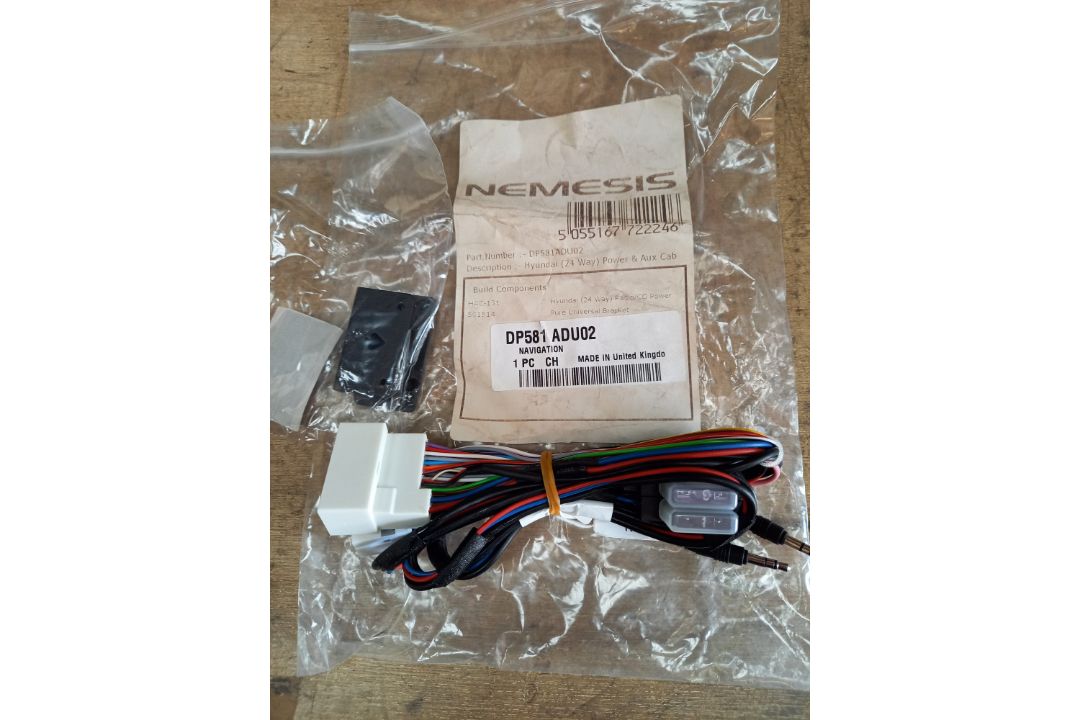 JOB LOT OF NEW HYUNDAI NEMESIS FITTING KITS 24 WAY POWER + AUXILIARY CABLES - Image 5 of 5