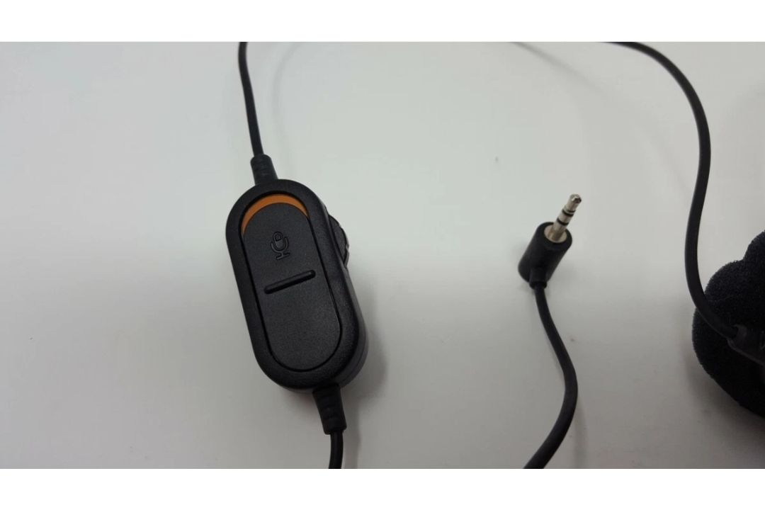 150 X BRAND NEW GENUINE OFFICIAL MICROSOFT XBOX 360 HEADSET & MIC WITH MUTE SWITCH - Image 5 of 5