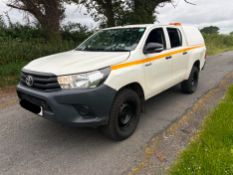 2017 TOYOTA HILUX ACTIVE D-4D 4WD DCB 2393CC DIESEL MANUAL PICK UP IN WHITE