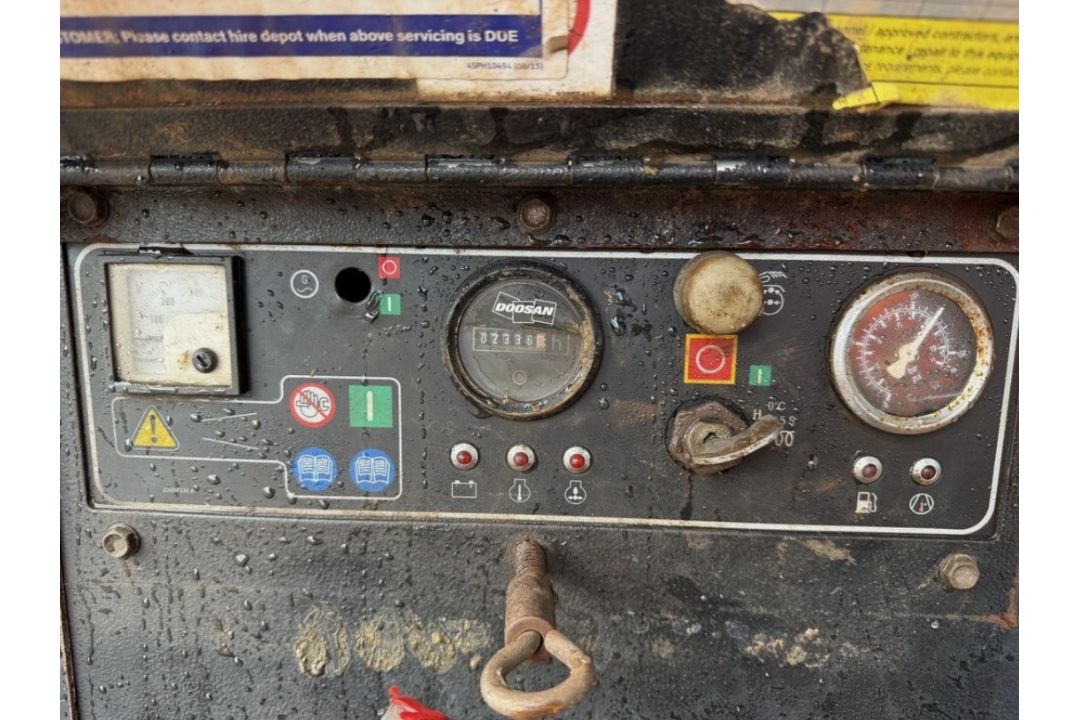2015 DOOSAN 7/31+ ROAD TOWABLE COMPRESSOR – 2,336 HOURS – 3.0 M³/MIN - Image 5 of 7
