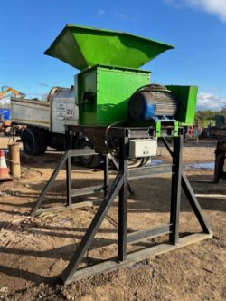 400V INDUSTRIAL WASTE WOOD SHREDDER CHIPPER