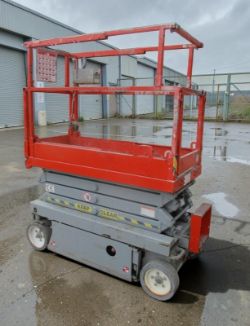2010 SKYJACK SJ3219 SCISSOR LIFT ACCESS PLATFORM