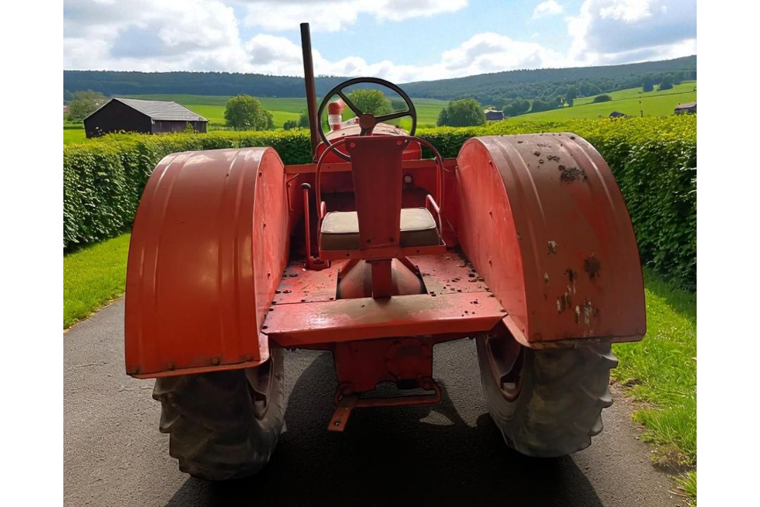 ALLIS CHALMERS U TRACTOR – TIDY - Image 5 of 6