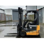 **(INCLUDES CHARGER)** 2014 UNICARRIERS AS1N1L15T ELECTRIC FORKLIFT
