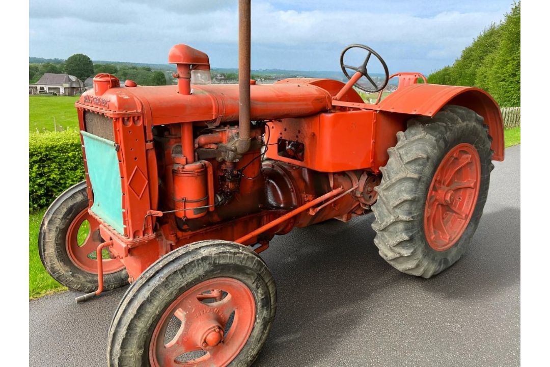ALLIS CHALMERS U TRACTOR – TIDY - Image 2 of 6
