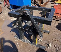 QUICKFENCER FENCING ATTACHMENT / TOOL CARRIER