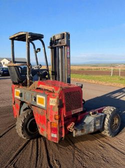 MOFFETT MOUNTY M2003 TRUCK-MOUNTED FORKLIFT – 2 TON