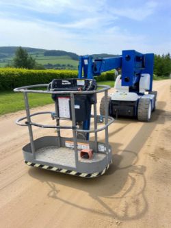 2011 NIFTYLIFT HR 15 CHERRY PICKER / SCISSOR LIFT ACCESS PLATFORM