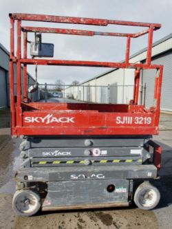 2014 SKYJACK SJ3219 SCISSOR LIFT ACCESS PLATFORM