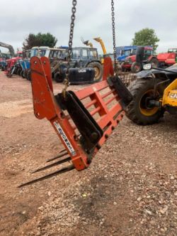 BROWNS DUNG FORK TO FIT MASSEY FERGUSON