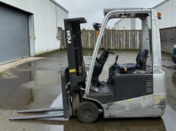 **(INCLUDES CHARGER)** 2016 TCM A1N1L18H ELECTRIC FORKLIFT