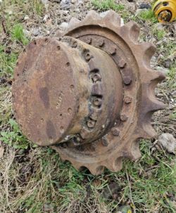 JCB JS200 / JS220 FINAL DRIVE TRACK MOTOR – 1997 – SQUARE BACK TYPE