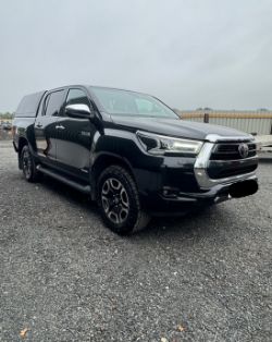 **(ONLY 78K MILEAGE)** 2023 TOYOTA HILUX INVINCIBLE D-4D 4WDDCB A 2393CC DIESEL AUTOMATIC BLACK