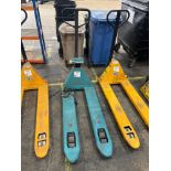 Jungheinrich 2000kg manual pallet truck with weighing scales