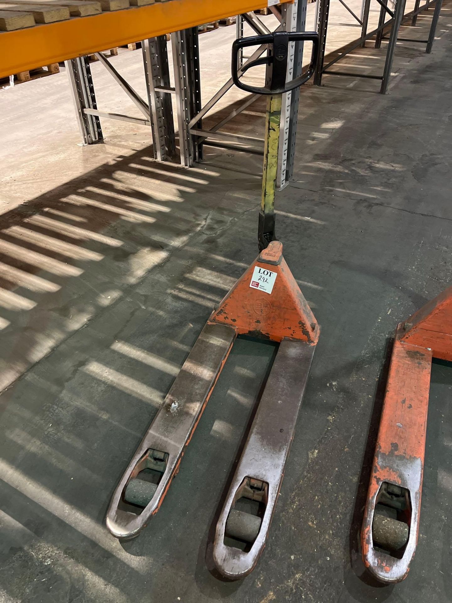 BT 2300kg manual pallet truck