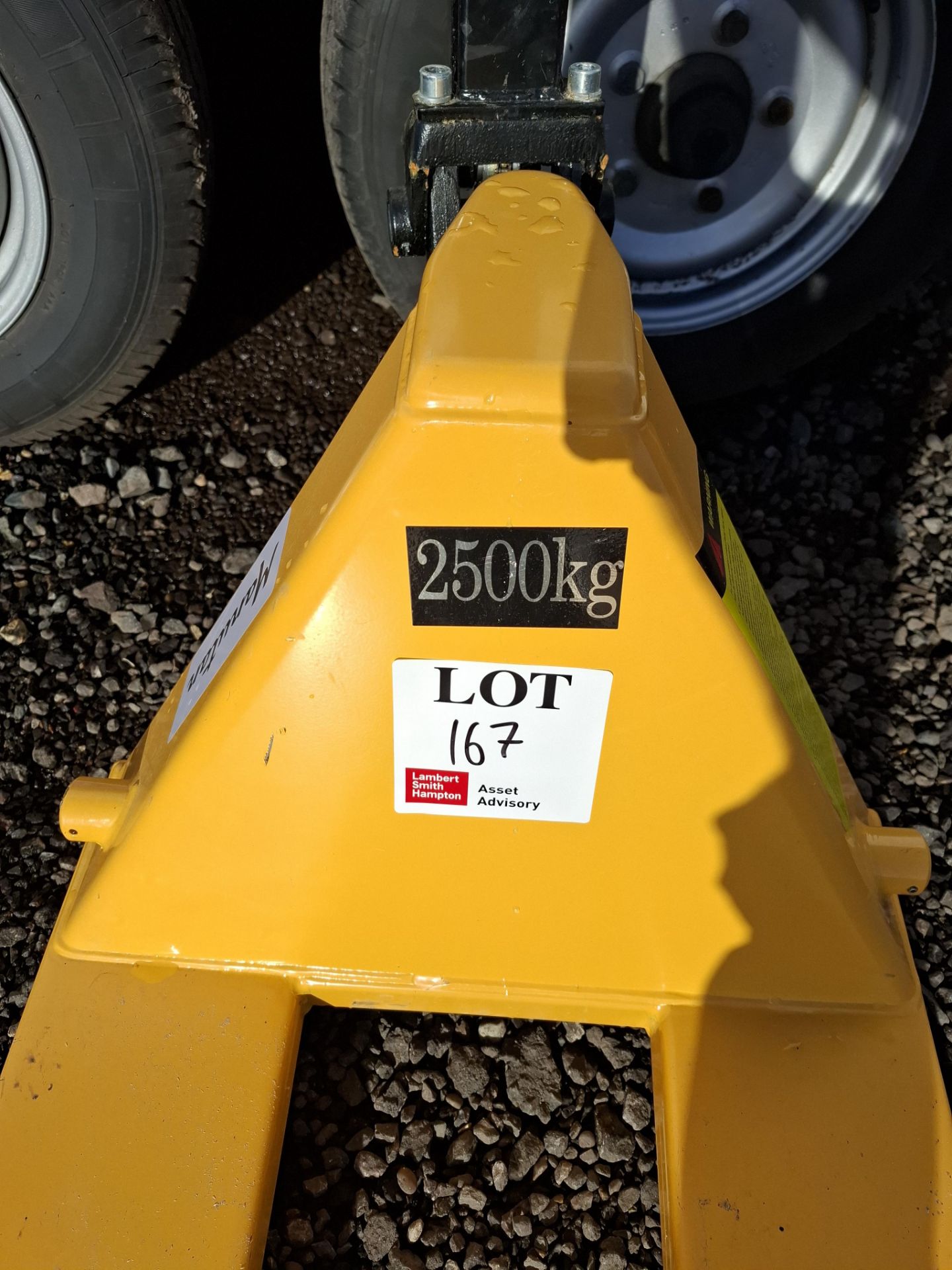 2500kg manual pallet truck - Image 2 of 4