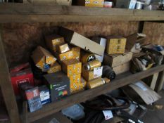 Selection of various JCB filters, LED beacon, etc Please note; This LOT is located at Roadform