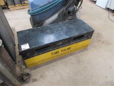 SGS tool tank metal tool chest Please note; This LOT is located at Roadform House, Milber Trading
