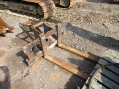 Unbranded pallet forks excavator attachment LOLER: This lot has no record of Thorough Examination.